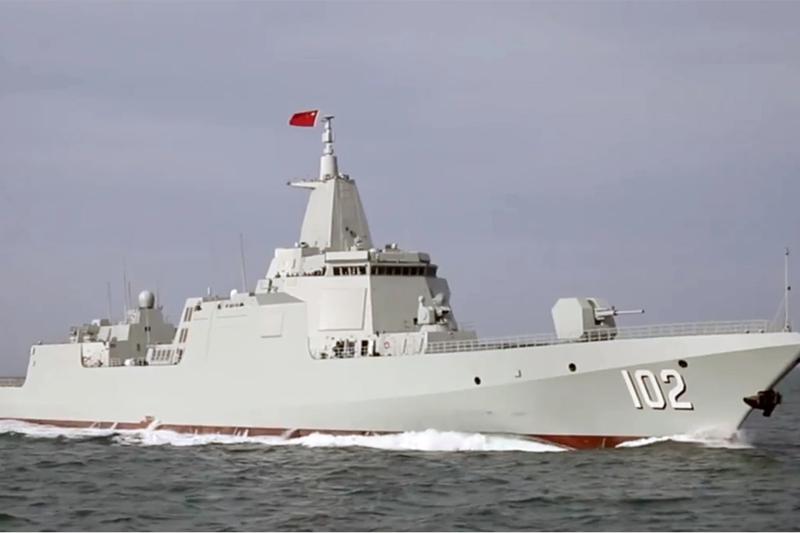 Hai tàu khu trục lớn nhất của Trung Quốc sắp 'sẵn sàng chiến đấu'